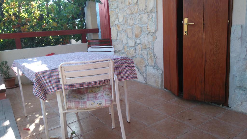 Apartments Picasso Komiža Rum bild
